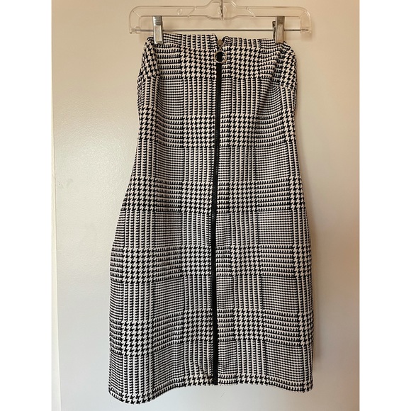 Better Be Dresses & Skirts - 4/$25 | Strapless B&W body con dress